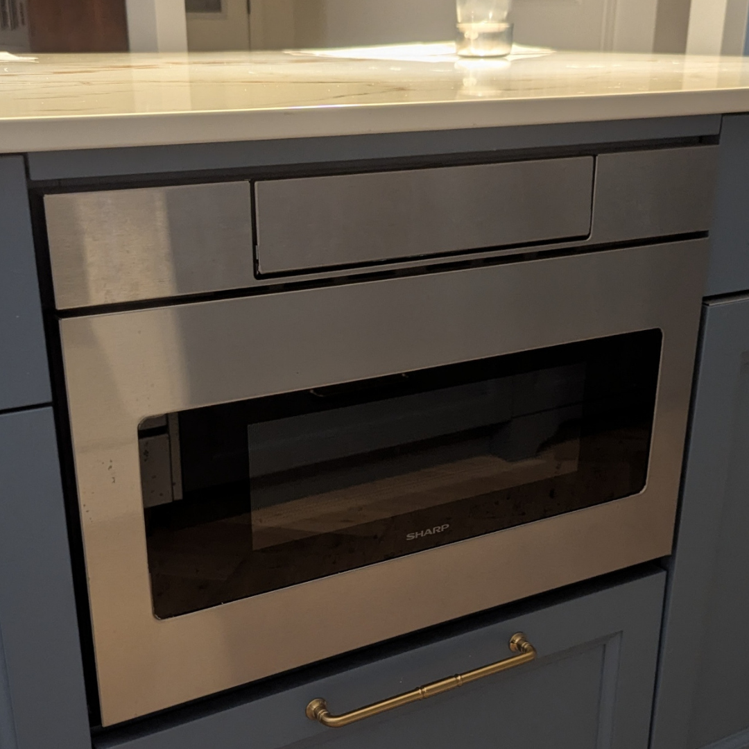 I wasn't sure what else I could record, so I recorded the microwave, and it also has an odd humming sound when it's heating something up.<br><audio controls src='audio/Microwave _01.mp3'></audio>